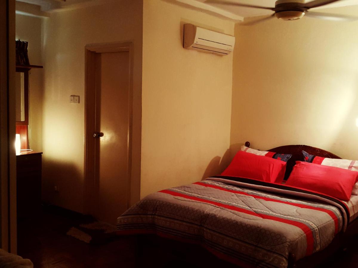 D Savoy Famosa Condo - Housity