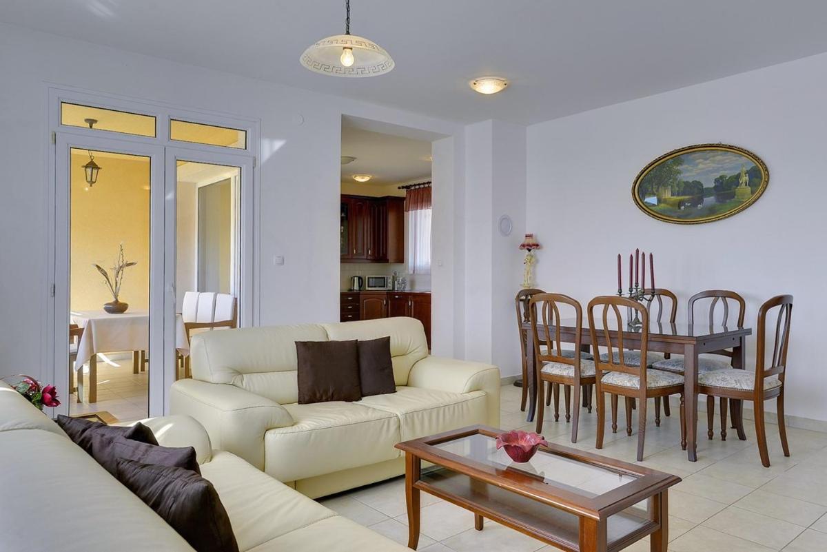Apartment Bella - Housity