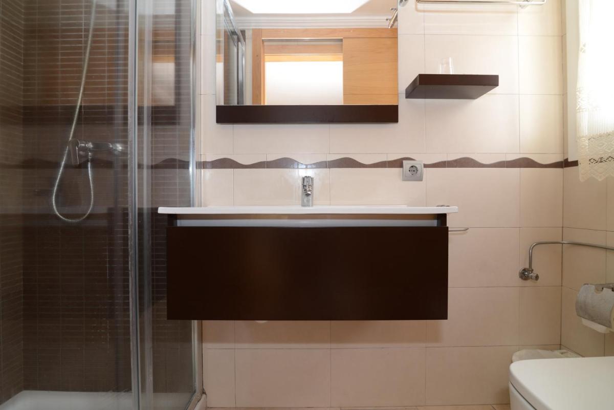 Hostal Cala Boix - Housity