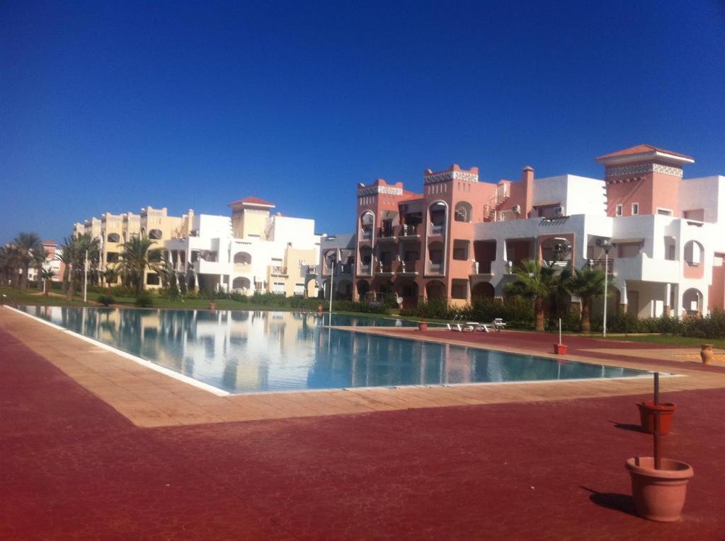 Bel appartement avec piscine - Housity