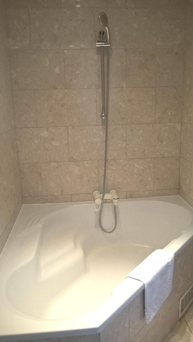 Salle de bains dans l'établissement La villa 10 HÔTEL SPA