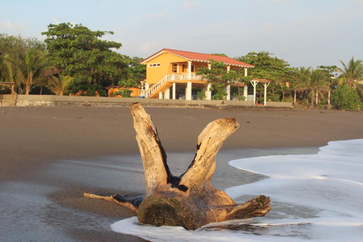 Sunset Waves House - Housity