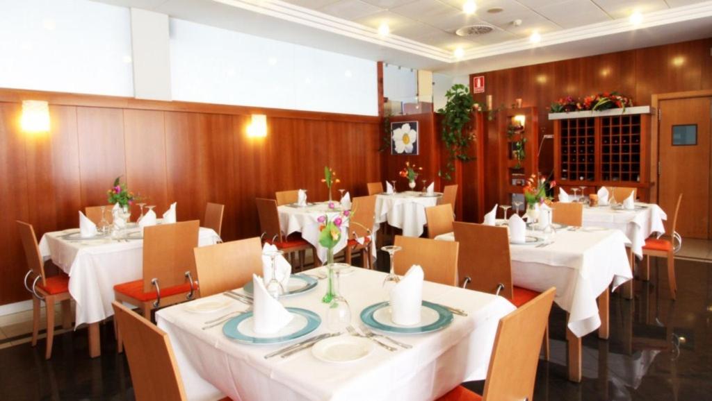 Un restaurante o sitio para comer en Hotel & Spa Real Jaca