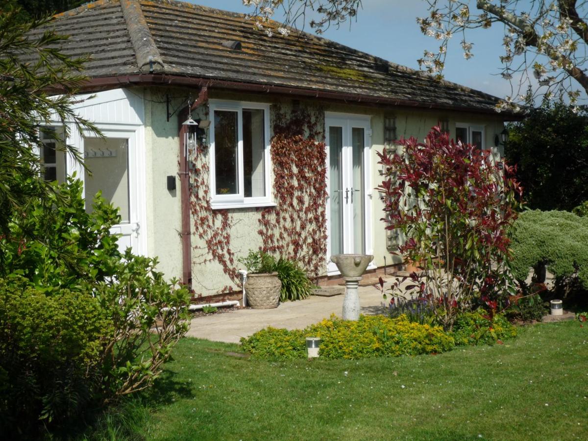 Oxton Cottage - Housity