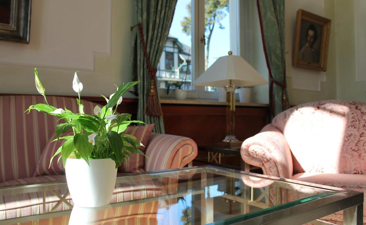 Ein Sitzbereich in der Unterkunft Usedom Palace