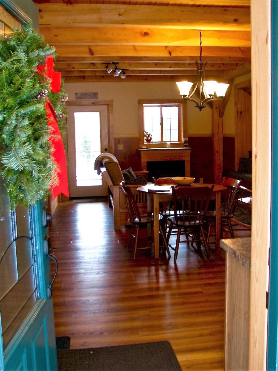 Robert Frost Mountain Cabins - Housity