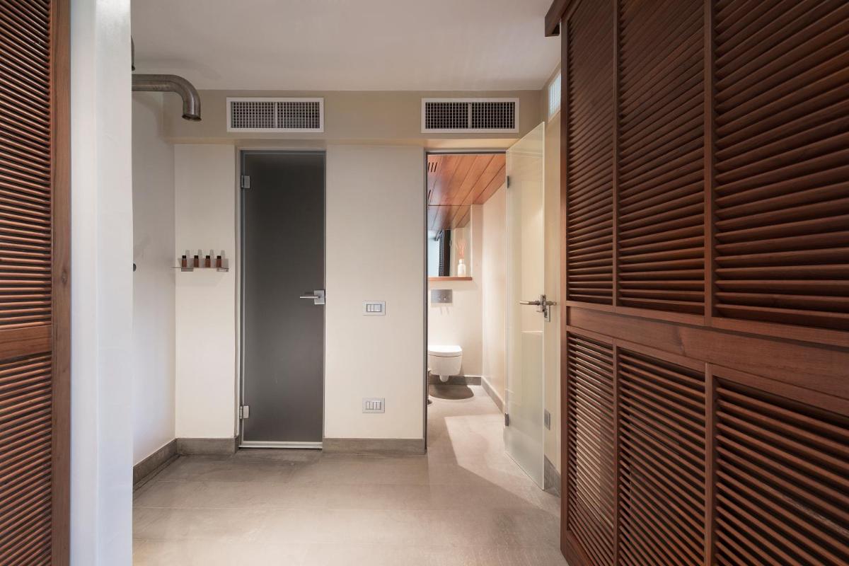 SUITE & POOL-Como House-160 mt-Private Indoor Swimming Pool, heated all year-Private Covered Parking-Private Garden and terrace-Fully equipped Kitchen - Hizvo