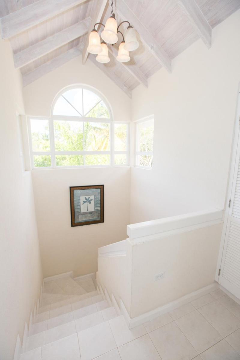 Seriento Oistins Christ Church - Housity