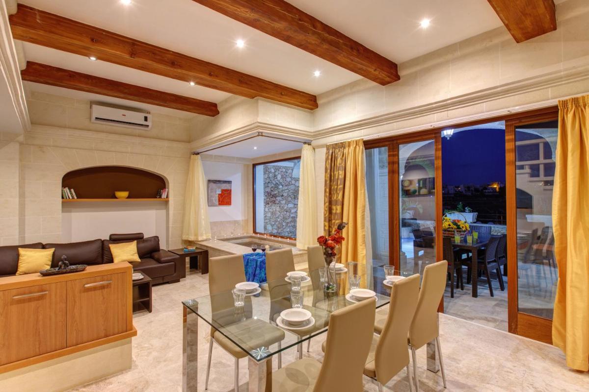 Carini Farmhouses - Hizvo