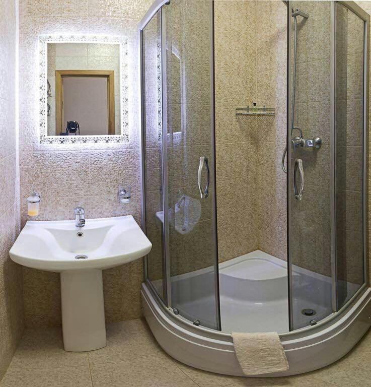 Kyiv apartment on Starokyivskaya lane 5 - Housity