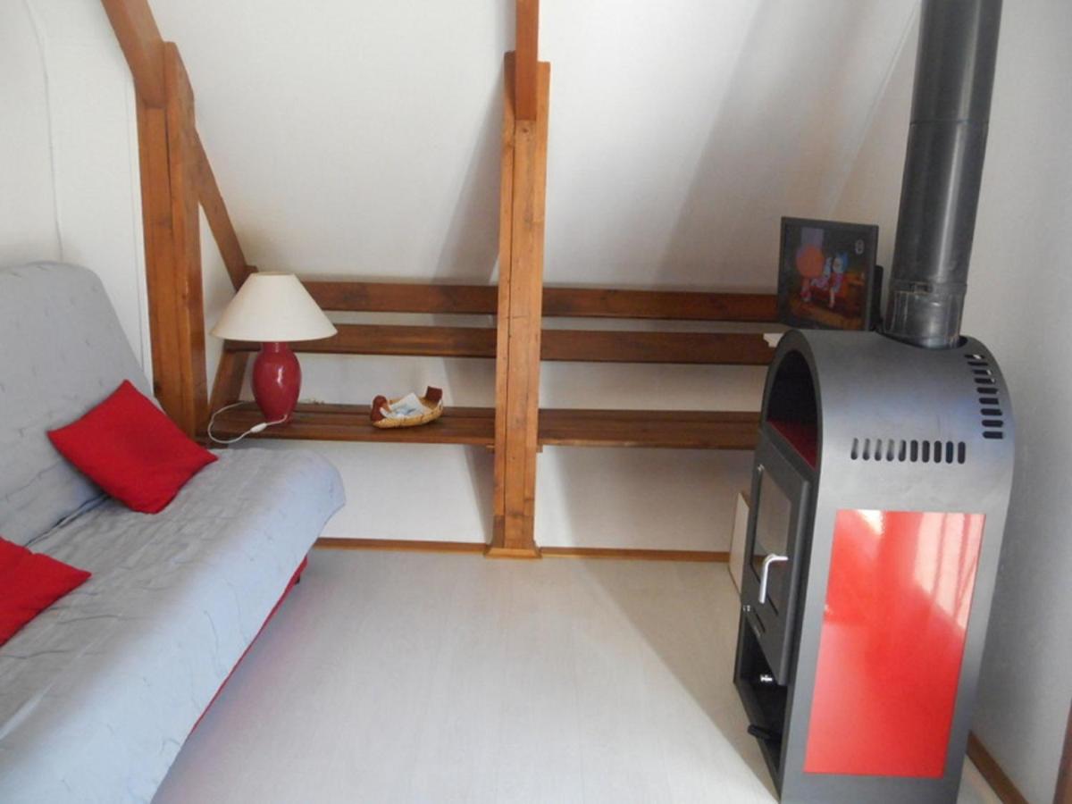 PETIT CHALET a proximite du Col de Romeyere - Housity