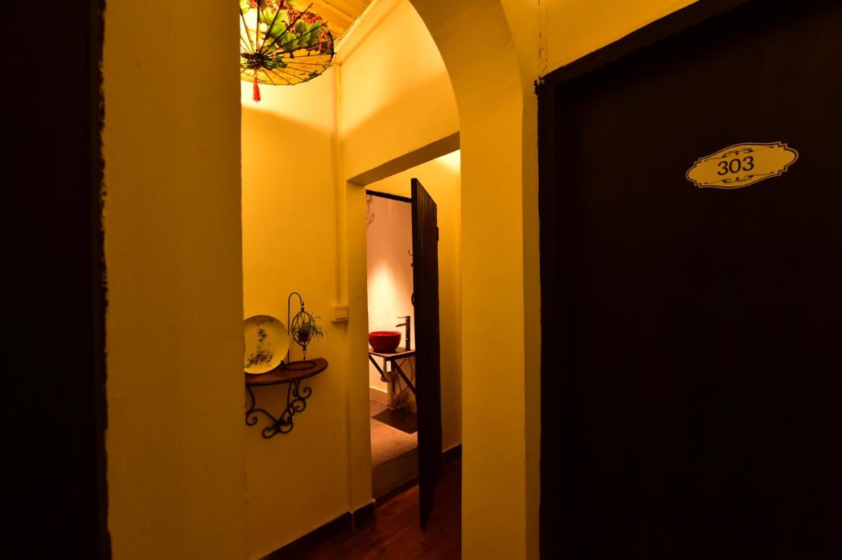 Canal Town Girl's Home - Housity