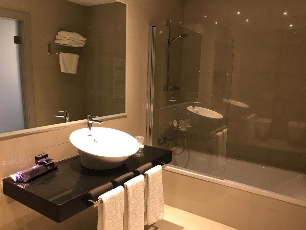 Un baño de Dña Monse Hotel Spa & Golf