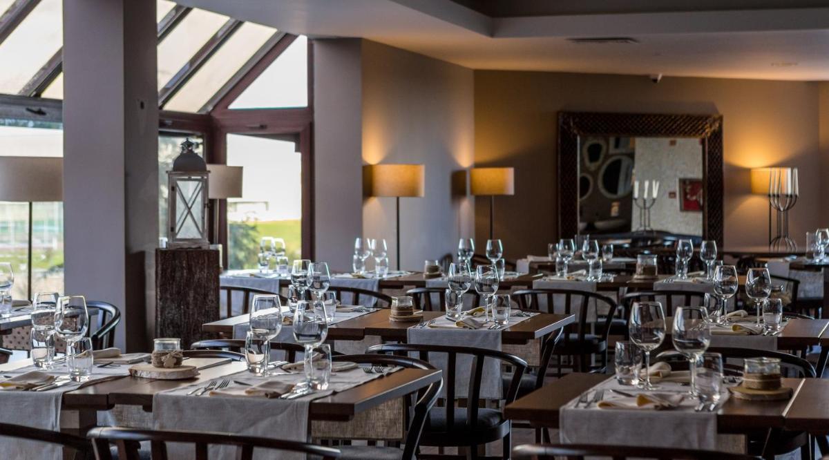 Um restaurante ou outro lugar para comer em Puralã - Wool Valley Hotel & SPA