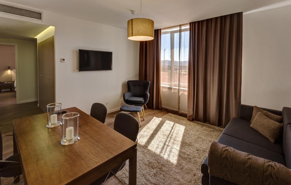 Uma televisão e/ou sistema de entretenimento em Puralã - Wool Valley Hotel & SPA