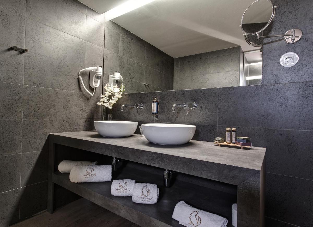 Uma casa de banho em Puralã - Wool Valley Hotel & SPA