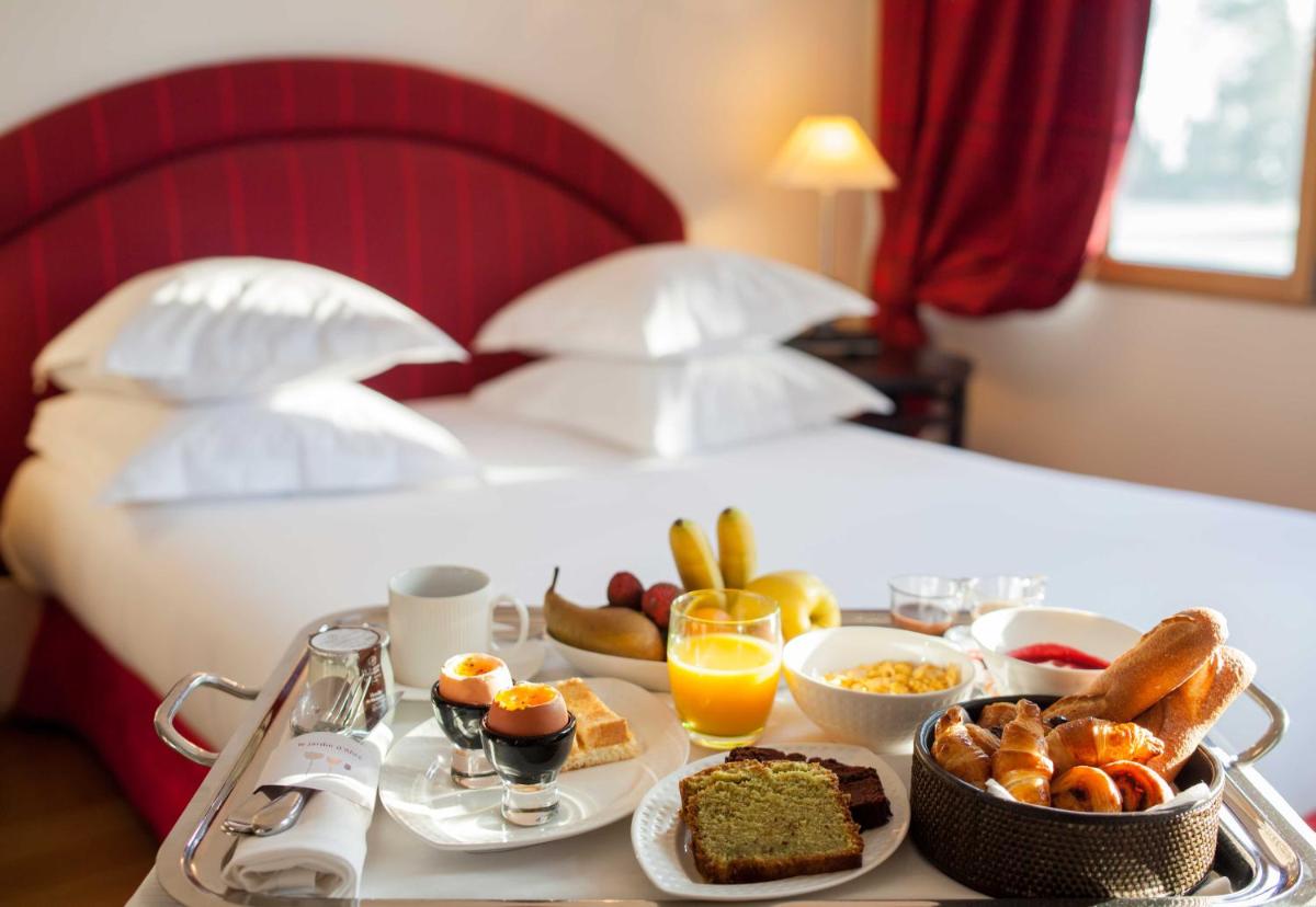 Nourriture dans l'hôtel ou à proximité
