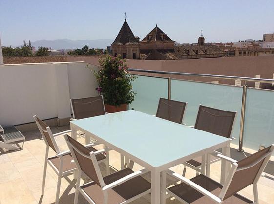 Victoria Luxury Penthouse - Housity