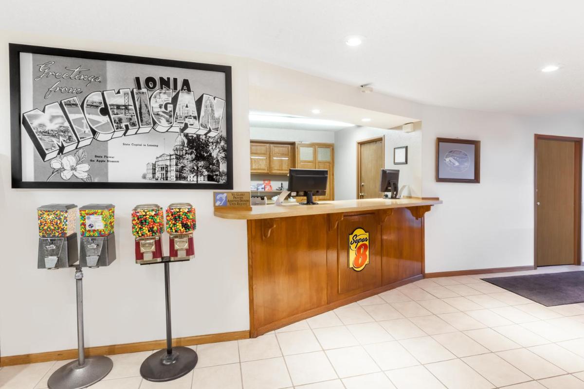 Super 8 by Wyndham Ionia MI - Housity