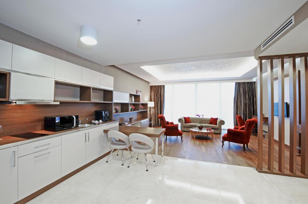Ramada by Wyndham Podgorica - Housity