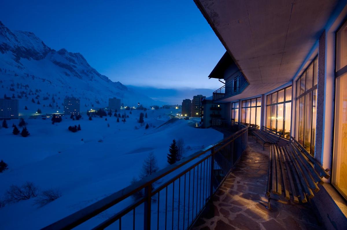 Hotel Adamello - Housity