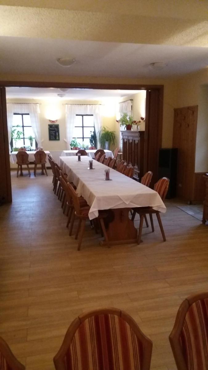 Altes Wirtshaus Fördergersdorf Bed & Breakfast - Housity
