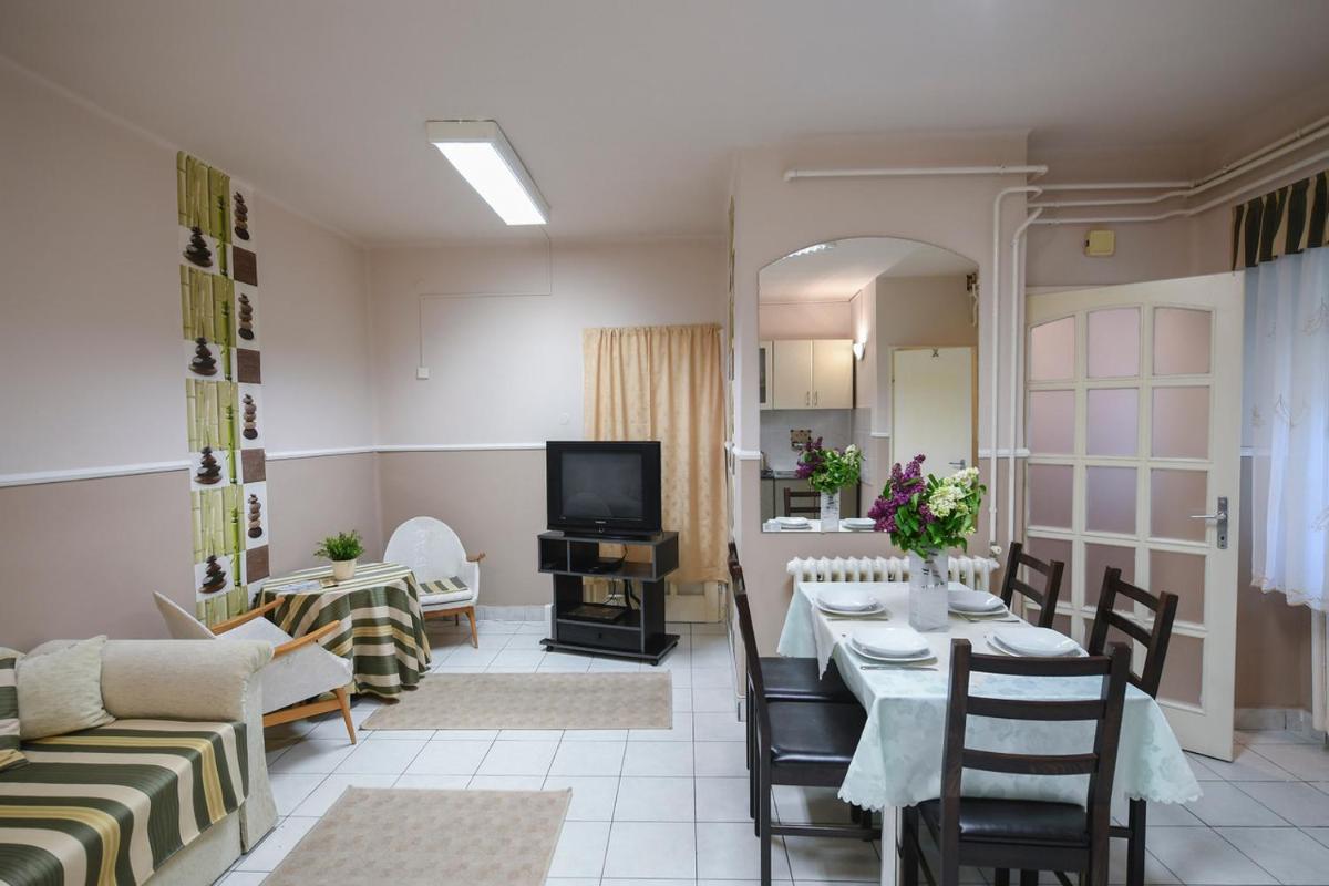 Suitetrails - Jókai Family Apartman