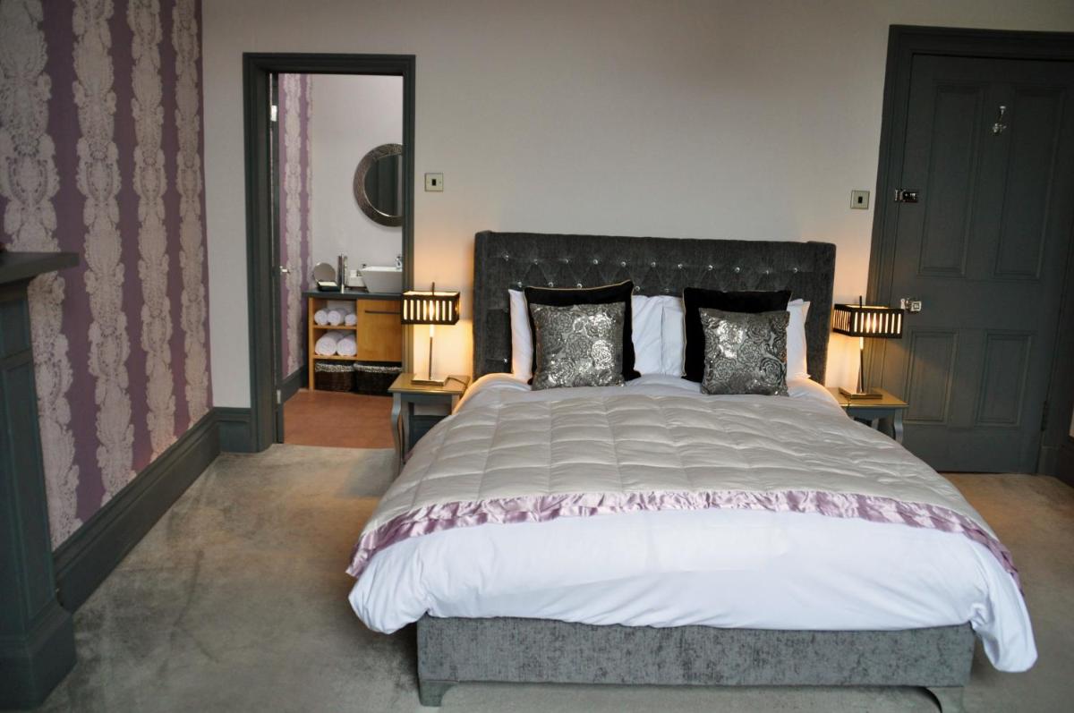 The Bank Guest House - Housity