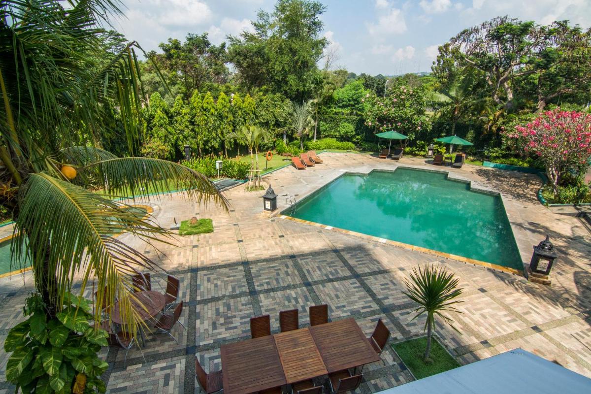 Grand Candi Hotel - Housity