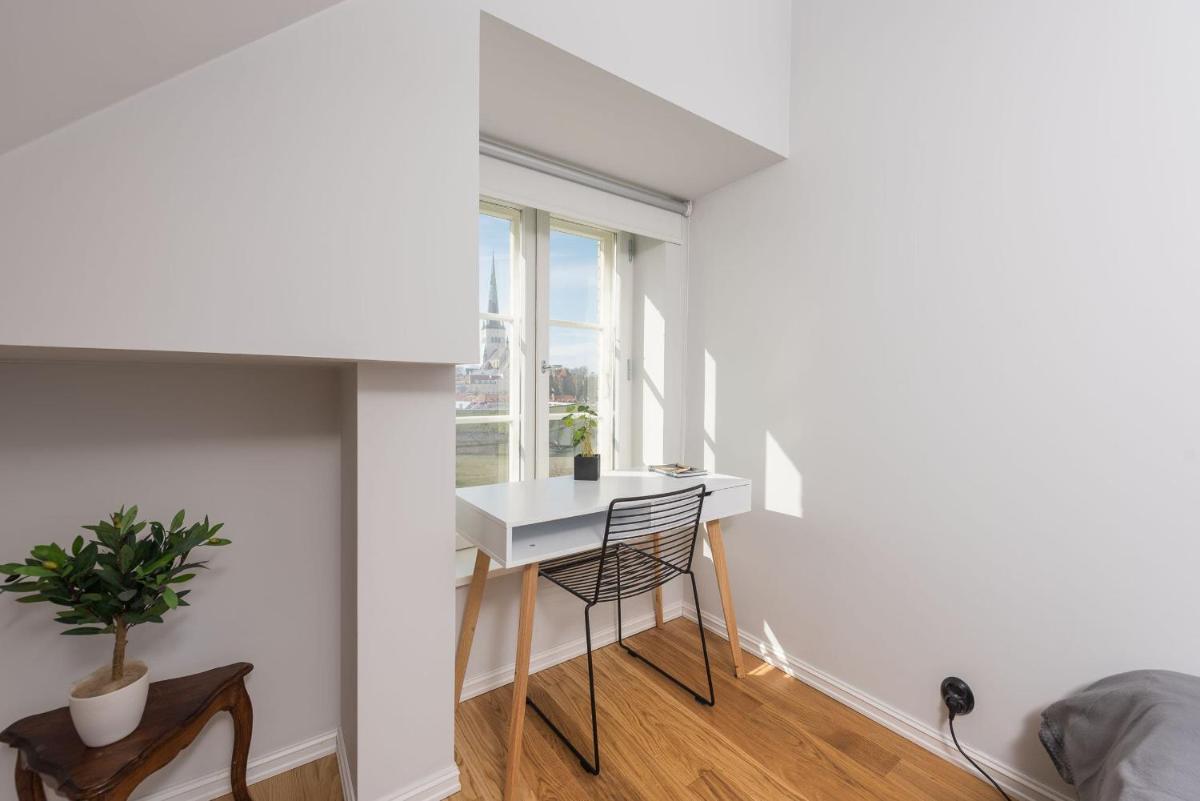 Lighthouse Apartments - Housity