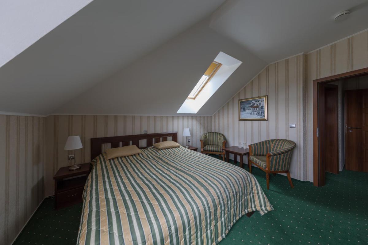Hotel Krušnohorský Dvůr - Housity