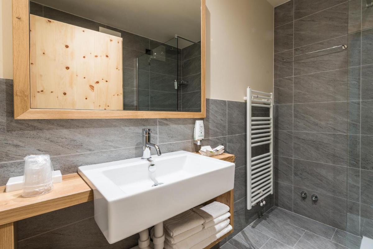 Hotel Fontanella - Housity