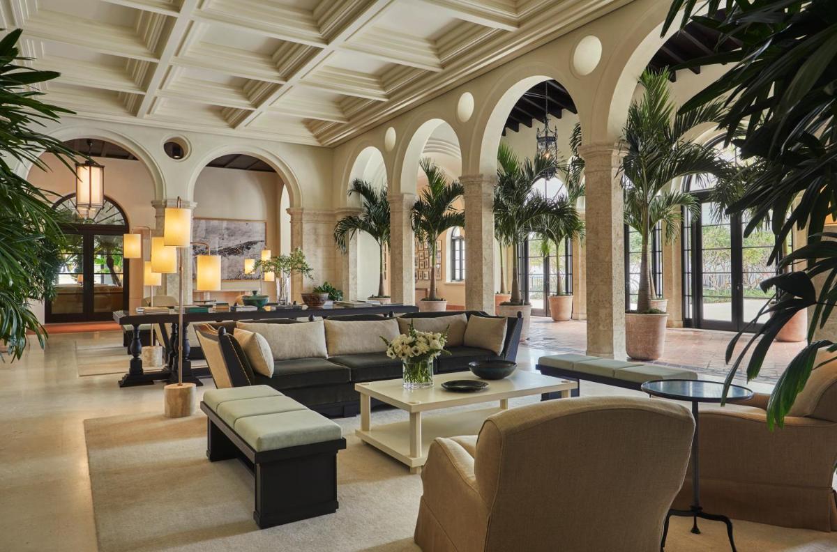 Suitetrails - Four Seasons Hotel at The Surf Club