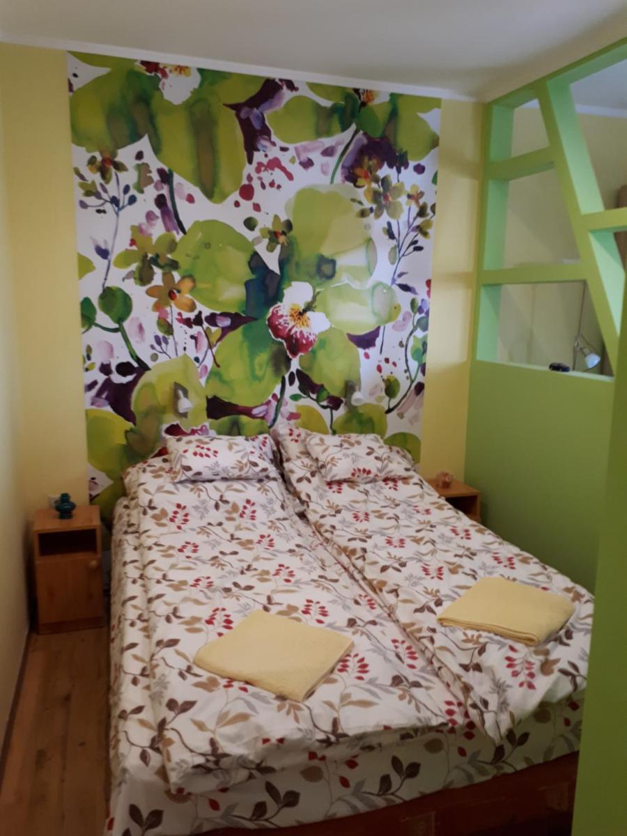 Rozmaring Apartmanok - Housity
