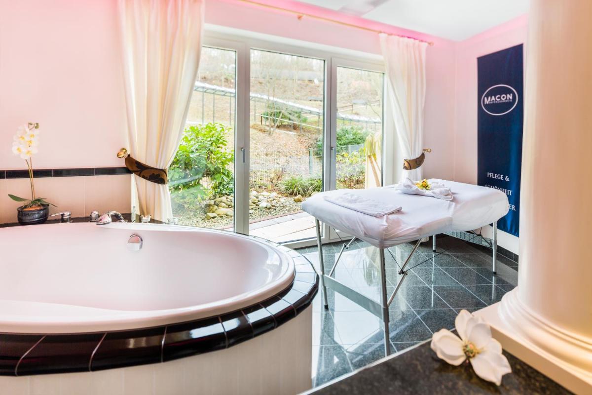 Hotel Villa Marburg im Park - Housity