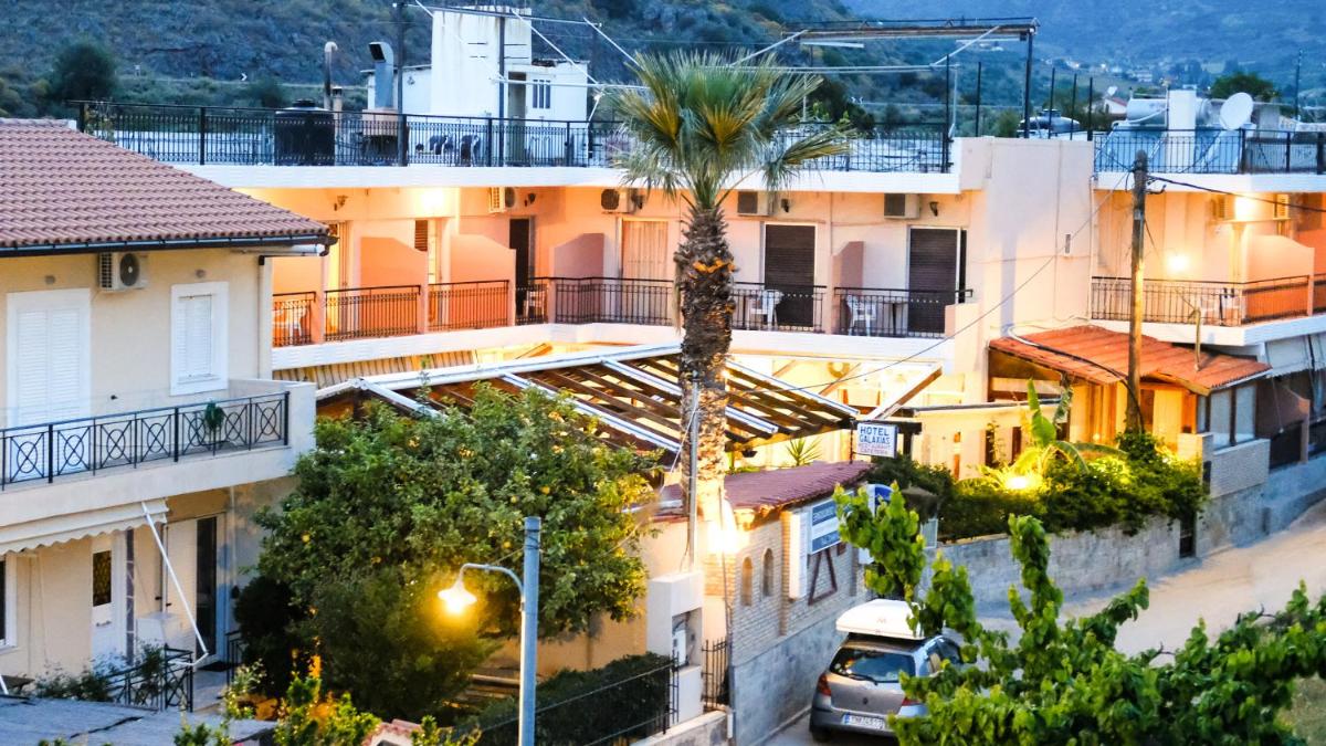 Hotel Galaxias - Housity