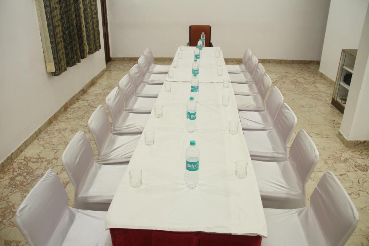 Lakshmi Hotel - Housity