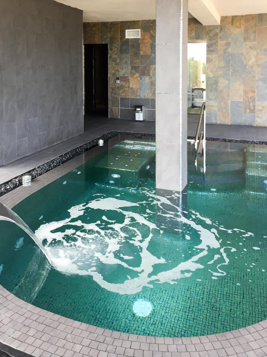 Piscina en o cerca de Casa Font i Roig