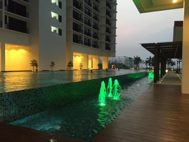Tranquil Studio @ Trefoil Setia Alam - Housity