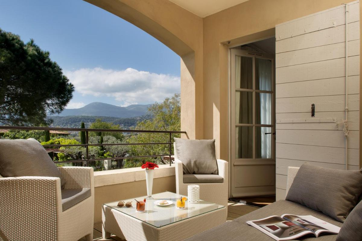 Vue générale sur la montagne ou vue sur la montagne depuis l'hôtel