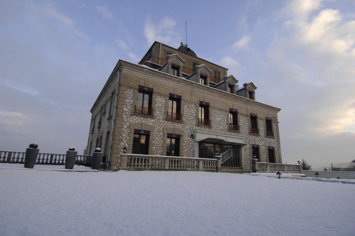 L'établissement Domaine De La Corniche en hiver