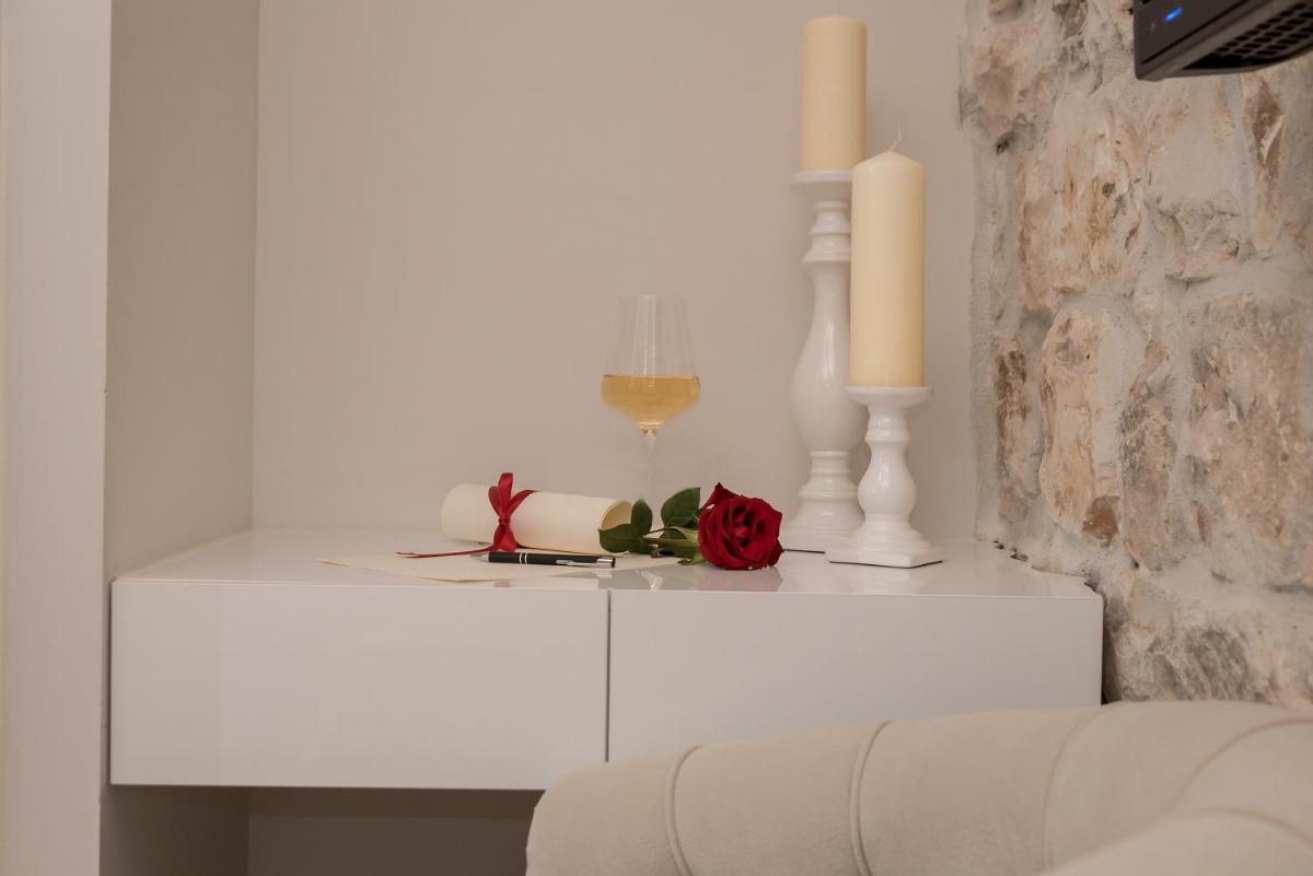 Jupiter Lux Rooms - AE1396 - Housity