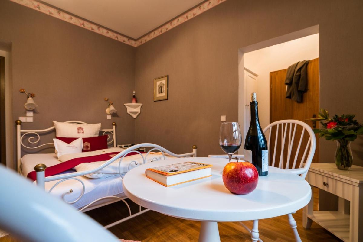 Romantik Hotel Deutsches Haus - Housity