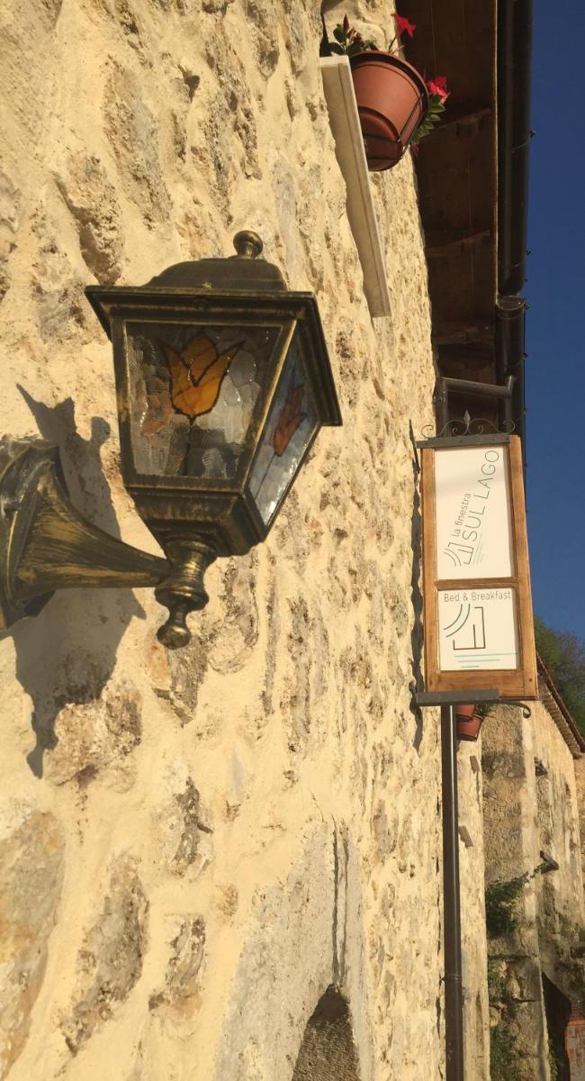 La finestra sul lago - Housity