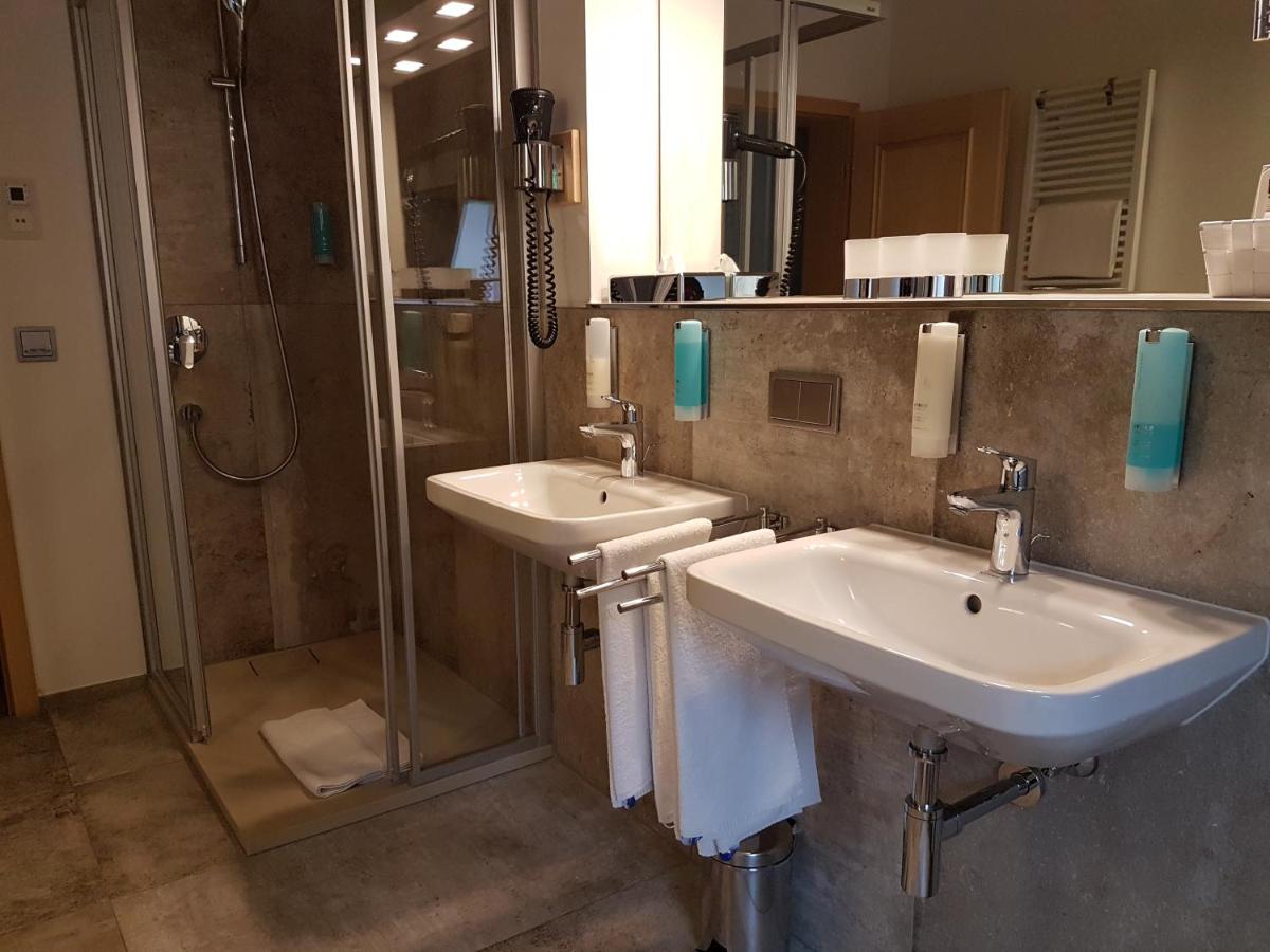 Ein Badezimmer in der Unterkunft Gästehaus der Geroldsauer Mühle