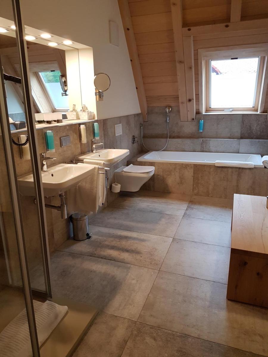 Ein Badezimmer in der Unterkunft Gästehaus der Geroldsauer Mühle