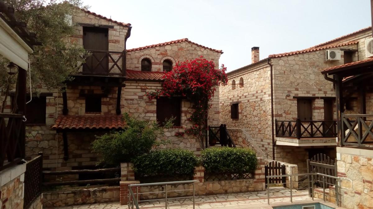 Artemis Stone House - Housity