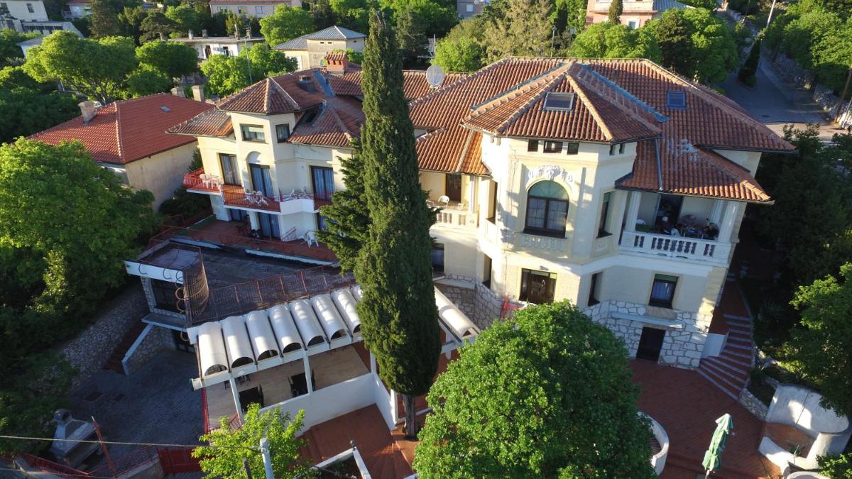 Pansion Ruža - Housity