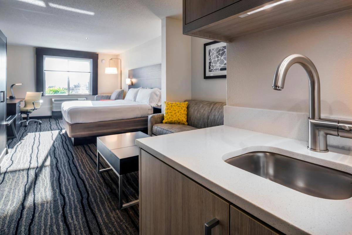 Holiday Inn Express Hotel & Suites Livermore by IHG - Housity