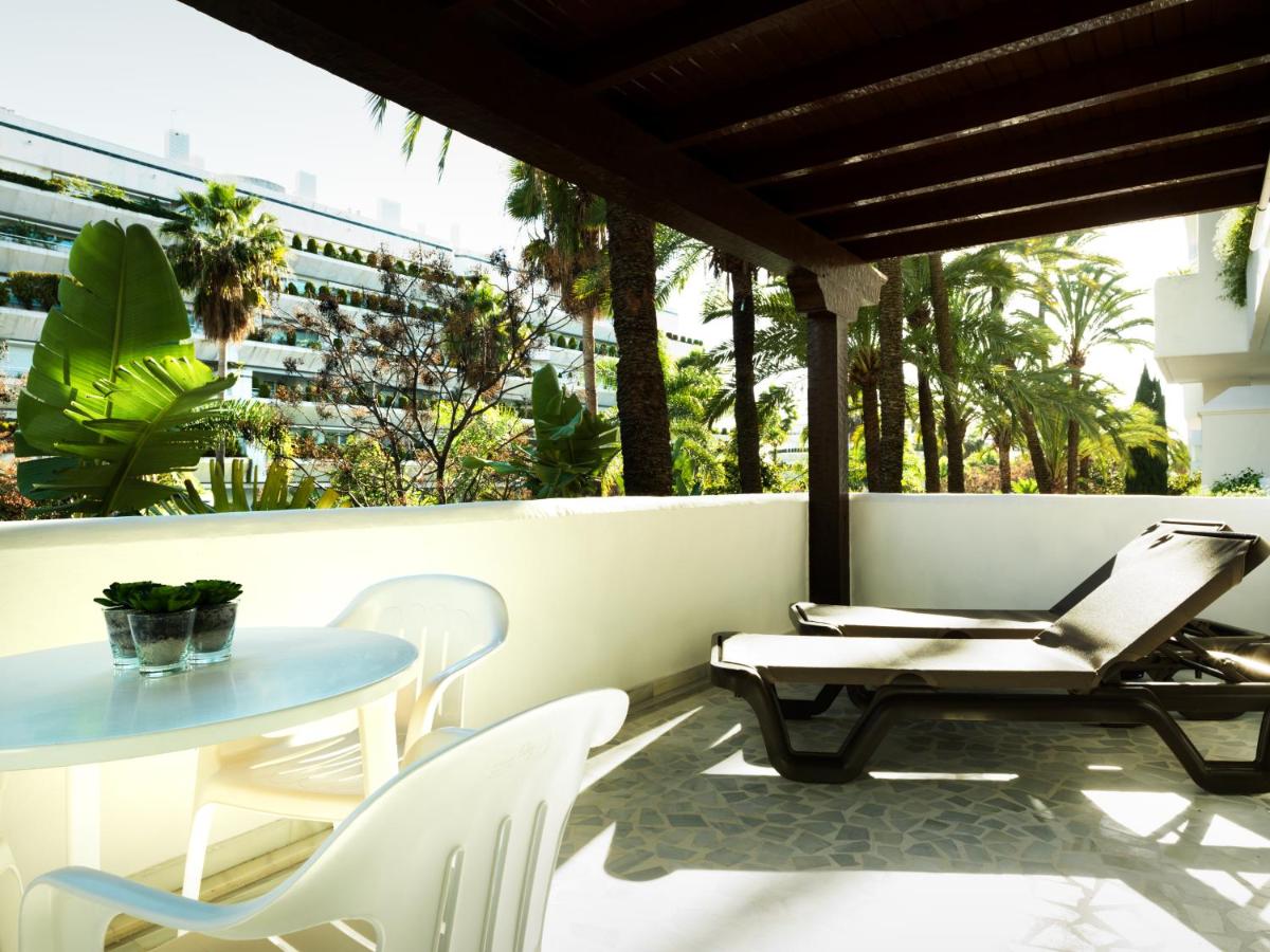 Jardín al aire libre en Aparthotel Monarque Sultán